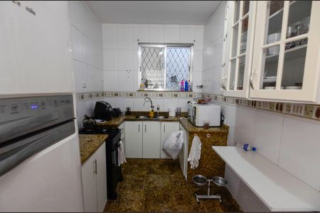 Casa à venda com 275m², 3 quartos e sem vaga Casa à venda com 275m², 3 quartos e sem vagaCozinha