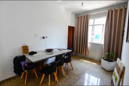 Casa à venda com 275m², 3 quartos e sem vaga Casa à venda com 275m², 3 quartos e sem vagaSala Casa 2
