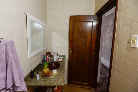 Casa à venda com 275m², 3 quartos e sem vaga Casa à venda com 275m², 3 quartos e sem vagaBanheiro
