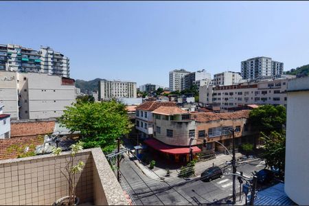 Casa à venda com 275m², 3 quartos e sem vaga Casa à venda com 275m², 3 quartos e sem vagaTerraço