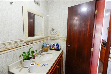 Casa à venda com 275m², 3 quartos e sem vaga Casa à venda com 275m², 3 quartos e sem vagaBanheiro Casa 2