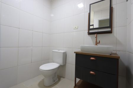Casa à venda com 200m², 2 quartos e 2 vagasBanheiro Social