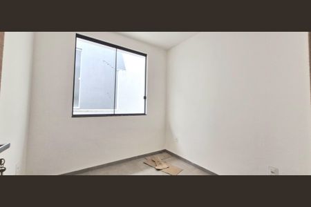 Casa à venda com 180m², 3 quartos e 2 vagas Casa à venda com 180m², 3 quartos e 2 vagasQuarto 1