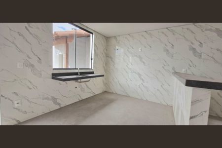 Casa à venda com 180m², 3 quartos e 2 vagas Casa à venda com 180m², 3 quartos e 2 vagasCozinha