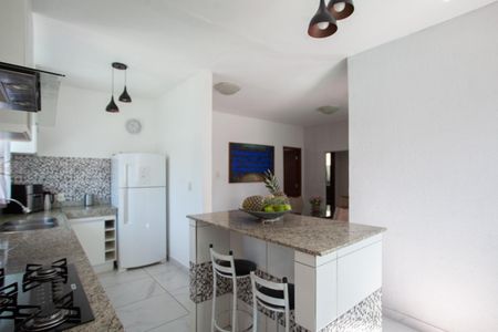 Casa à venda com 350m², 4 quartos e 2 vagasCozinha