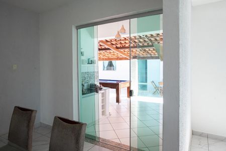 Casa à venda com 350m², 4 quartos e 2 vagasSala de Jantar