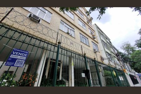 Apartamento à venda com 58m², 2 quartos e 1 vaga Apartamento à venda com 58m², 2 quartos e 1 vagaFachada