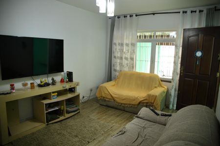 Casa à venda com 166m², 3 quartos e 2 vagasSala