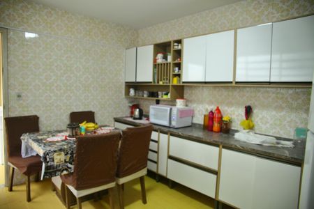 Casa à venda com 166m², 3 quartos e 2 vagasCozinha