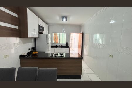 Casa à venda com 134m², 3 quartos e 2 vagas Casa à venda com 134m², 3 quartos e 2 vagasCozinha
