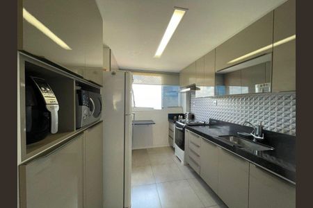 Apartamento à venda com 3 quartos, 135m² em Caiçaras, Belo Horizonte