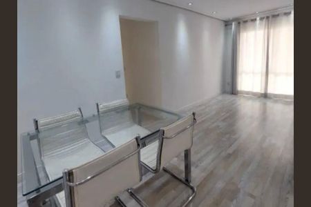 Sala de apartamento para alugar com 2 quartos, 68m² em Jardim Tupanci, Barueri