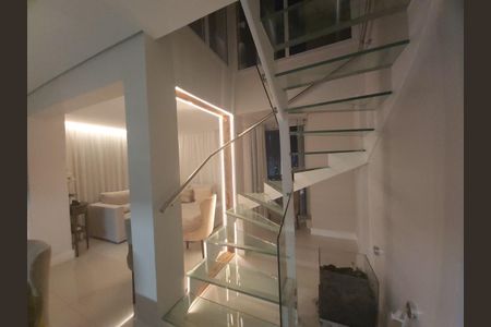 Apartamento à venda com 140m², 2 quartos e 3 vagas Apartamento à venda com 140m², 2 quartos e 3 vagasESCADA