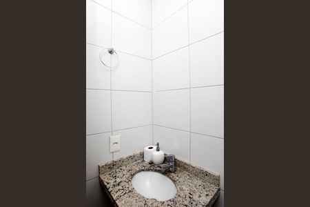 Banheiro da Suíte de apartamento para alugar com 1 quarto, 44m² em Santana, Porto Alegre
