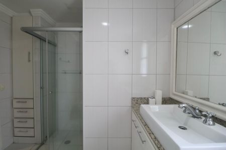 Apartamento para alugar com 217m², 4 quartos e 1 vaga Apartamento para alugar com 217m², 4 quartos e 1 vagaBanheiro Suíte 3