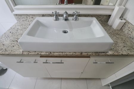Apartamento para alugar com 217m², 4 quartos e 1 vaga Apartamento para alugar com 217m², 4 quartos e 1 vagaBanheiro Suíte 2
