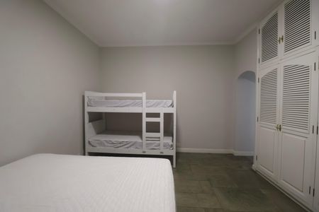 Apartamento para alugar com 217m², 4 quartos e 1 vaga Apartamento para alugar com 217m², 4 quartos e 1 vagaQuarto Suíte