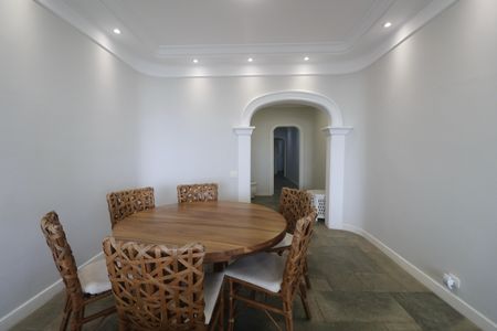 Apartamento para alugar com 217m², 4 quartos e 1 vaga Apartamento para alugar com 217m², 4 quartos e 1 vagaSala