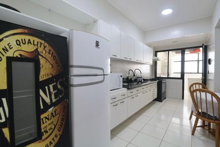 Apartamento para alugar com 217m², 4 quartos e 1 vaga Apartamento para alugar com 217m², 4 quartos e 1 vagaCozinha
