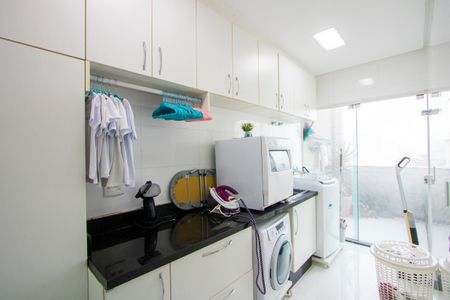 Casa à venda com 248m², 3 quartos e 4 vagasÁrea de serviço