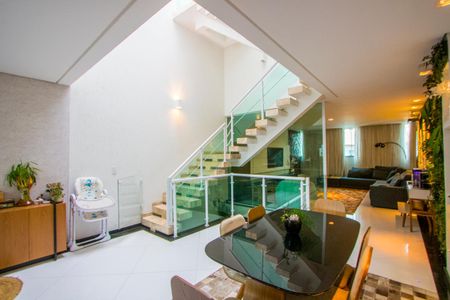 Sala de casa à venda com 3 quartos, 248m² em Vila Lilica, Santo André