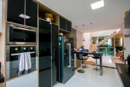 Casa à venda com 248m², 3 quartos e 4 vagasCozinha