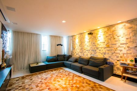 Casa à venda com 248m², 3 quartos e 4 vagasSala