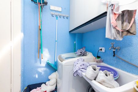 Casa de condomínio à venda com 75m², 2 quartos e 1 vaga Casa de condomínio à venda com 75m², 2 quartos e 1 vagaÁrea de Serviço