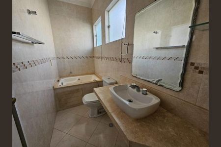 Casa à venda com 183m², 3 quartos e 4 vagas