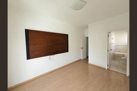 Casa à venda com 183m², 3 quartos e 4 vagas