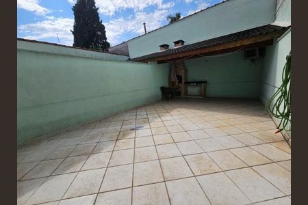 Casa à venda com 183m², 3 quartos e 4 vagas