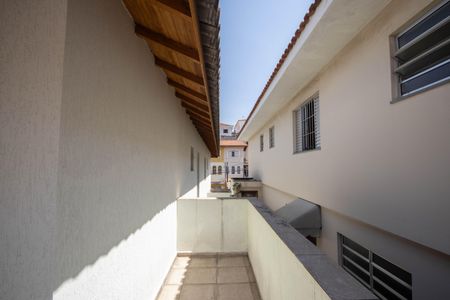 Casa à venda com 133m², 4 quartos e 6 vagas Casa à venda com 133m², 4 quartos e 6 vagasVaranda do Quarto 3