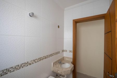 Casa à venda com 133m², 4 quartos e 6 vagas Casa à venda com 133m², 4 quartos e 6 vagasBanheiro da Suíte