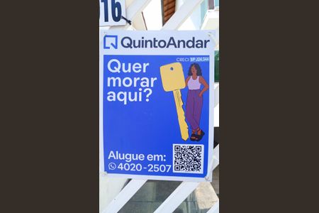 Casa à venda com 133m², 4 quartos e 6 vagas Casa à venda com 133m², 4 quartos e 6 vagasPlaquinha