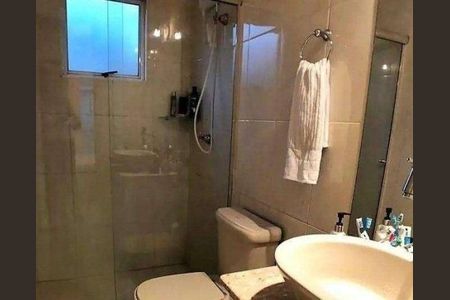 Casa de condomínio à venda com 170m², 4 quartos e 2 vagas