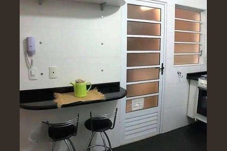 Casa de condomínio à venda com 170m², 4 quartos e 2 vagas