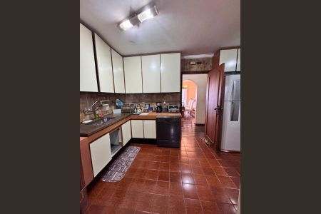 Apartamento à venda com 198m², 4 quartos e 2 vagas