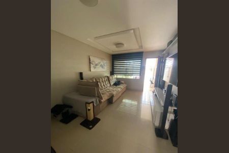 Casa à venda com 3 quartos, 85m² em Vila Nivi, São Paulo