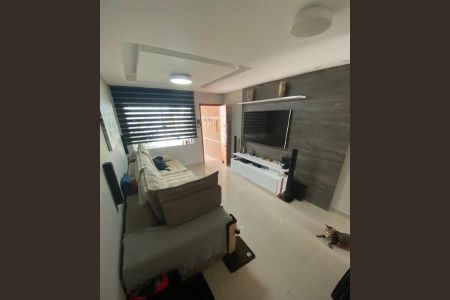 Casa à venda com 3 quartos, 85m² em Vila Nivi, São Paulo