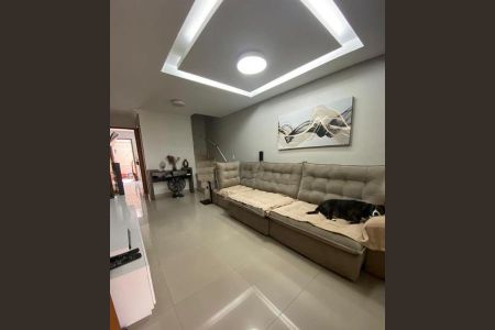 Casa à venda com 3 quartos, 85m² em Vila Nivi, São Paulo