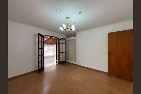 Casa à venda com 3 quartos, 190m² em Chácara Mafalda, São Paulo