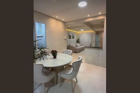 Casa à venda com 170m², 3 quartos e 2 vagas Casa à venda com 170m², 3 quartos e 2 vagasCozinha