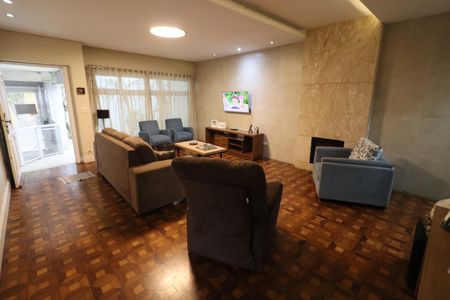 Casa para alugar com 250m², 3 quartos e 2 vagasSala