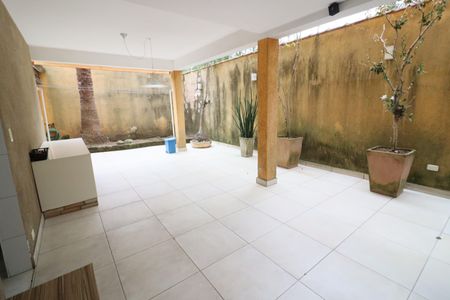 Casa para alugar com 250m², 3 quartos e 2 vagasQuintal