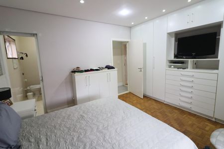 Casa para alugar com 250m², 3 quartos e 2 vagasSuíte 1