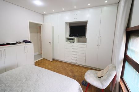 Casa para alugar com 250m², 3 quartos e 2 vagasSuíte 1