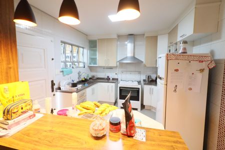 Casa para alugar com 250m², 3 quartos e 2 vagasCozinha