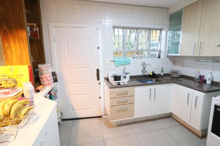 Casa para alugar com 250m², 3 quartos e 2 vagasCozinha