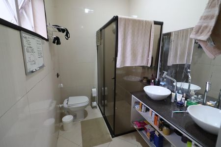 Casa para alugar com 250m², 3 quartos e 2 vagasBanheiro da Suíte 1