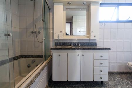 Apartamento à venda com 138m², 3 quartos e 3 vagas Apartamento à venda com 138m², 3 quartos e 3 vagasBanheiro Suíte